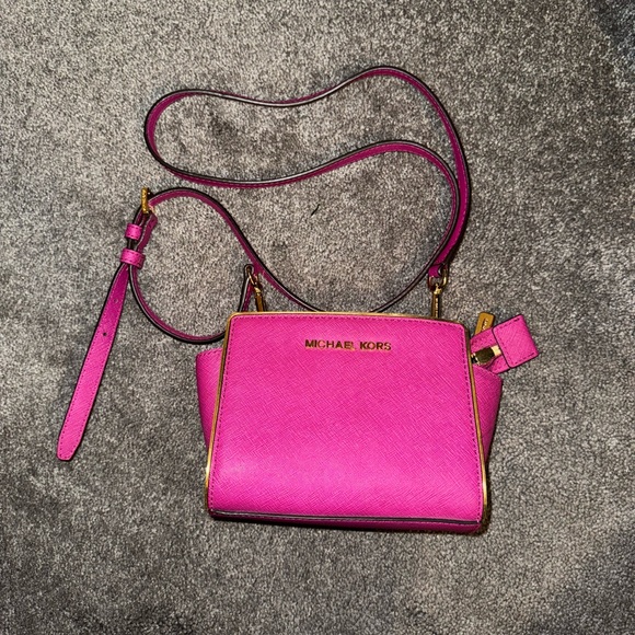 MICHAEL Michael Kors Handbags - MICHAEL Michael Kors Crossbody Bag